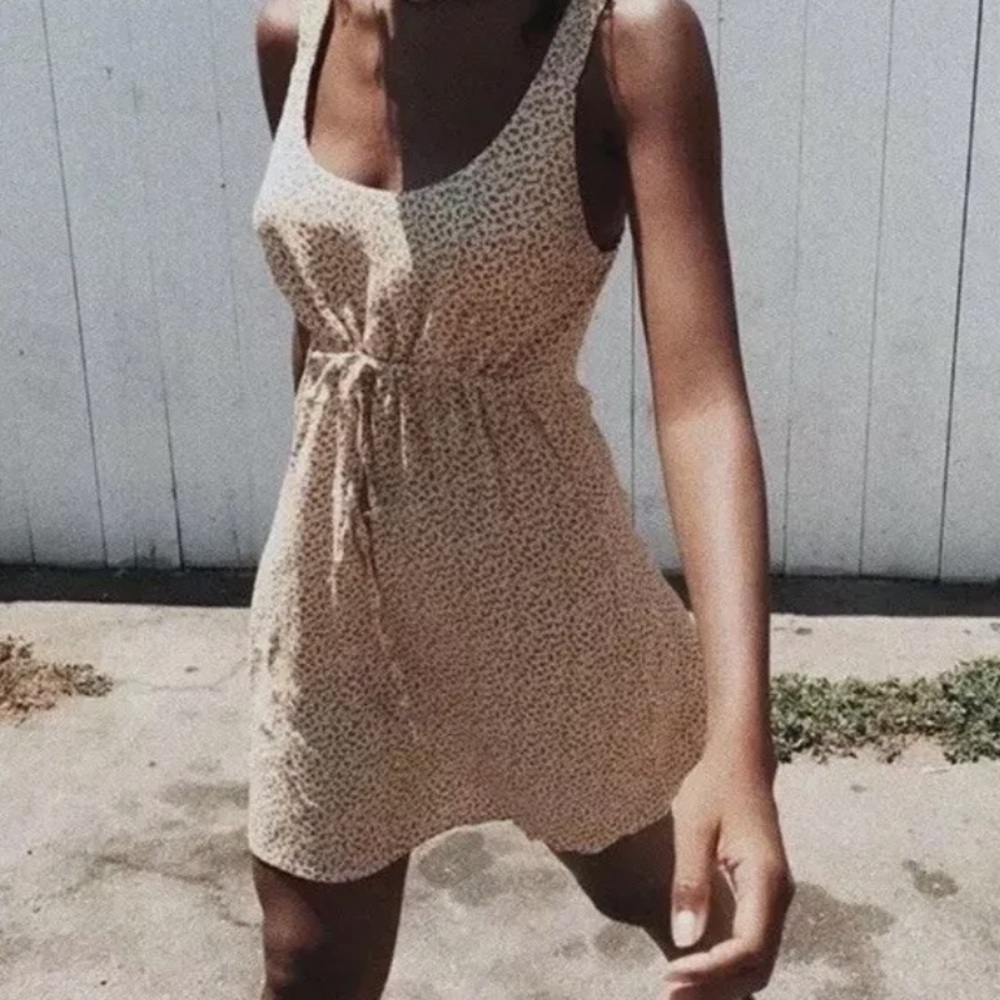 Brandy Melville Floral Front Tie Dress